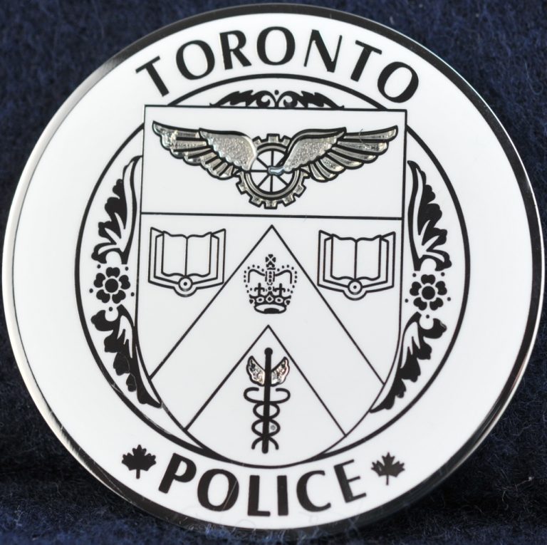 Toronto Police Service Maple Leaf Thin Blue Line white | Challengecoins.ca